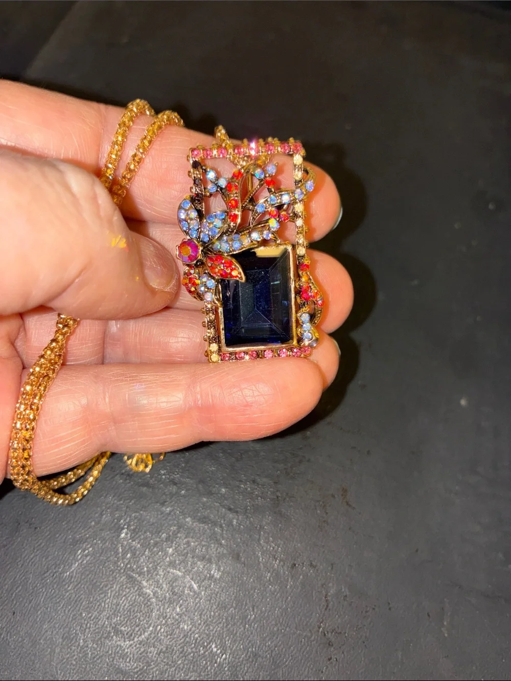 N/A gold tone